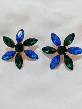 Vtg Flower Earrings